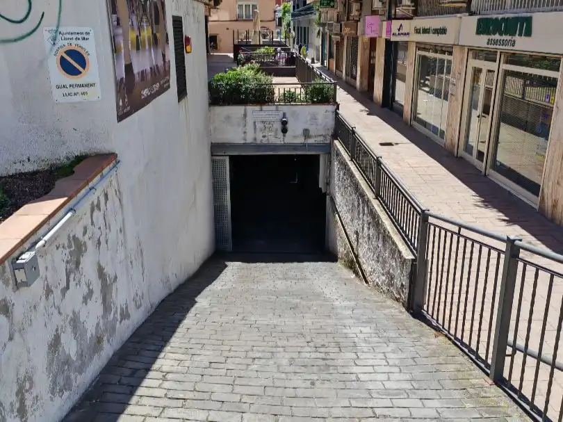 Individual en alquiler en Carrer Rector Felip i Gibert 55, imagen 3