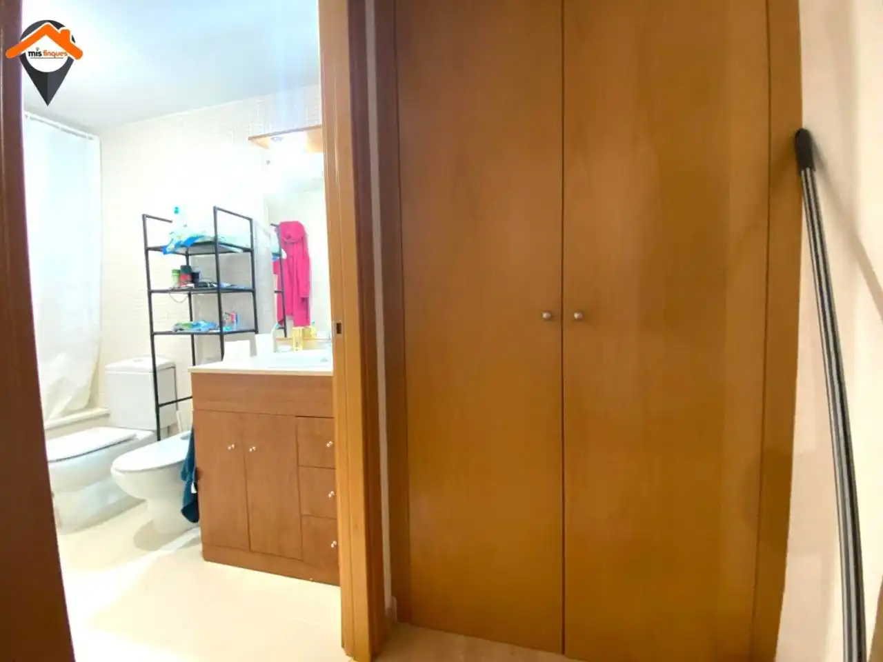 Baño de Piso en venta en Sabadell con Calefacción