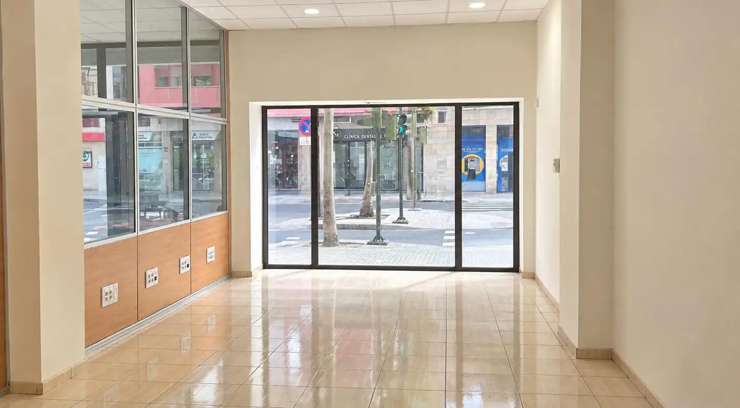 Gewerbefläche zur Miete in Calle Luis Doreste Silva 24, imagen 5