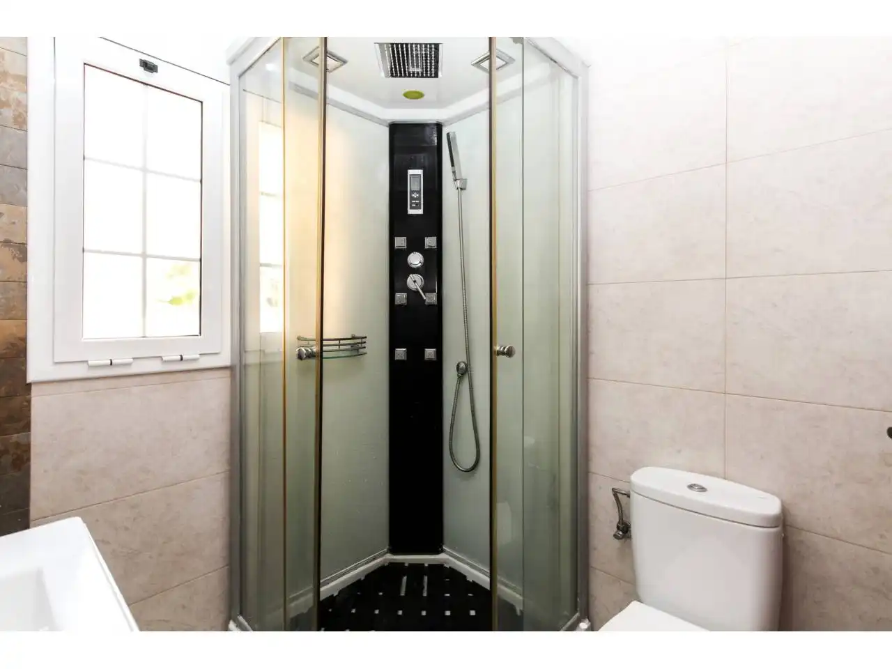 Bany de Casa o xalet en venda en Lloret de Mar amb Aire condicionat, Calefacció i Jardí privat