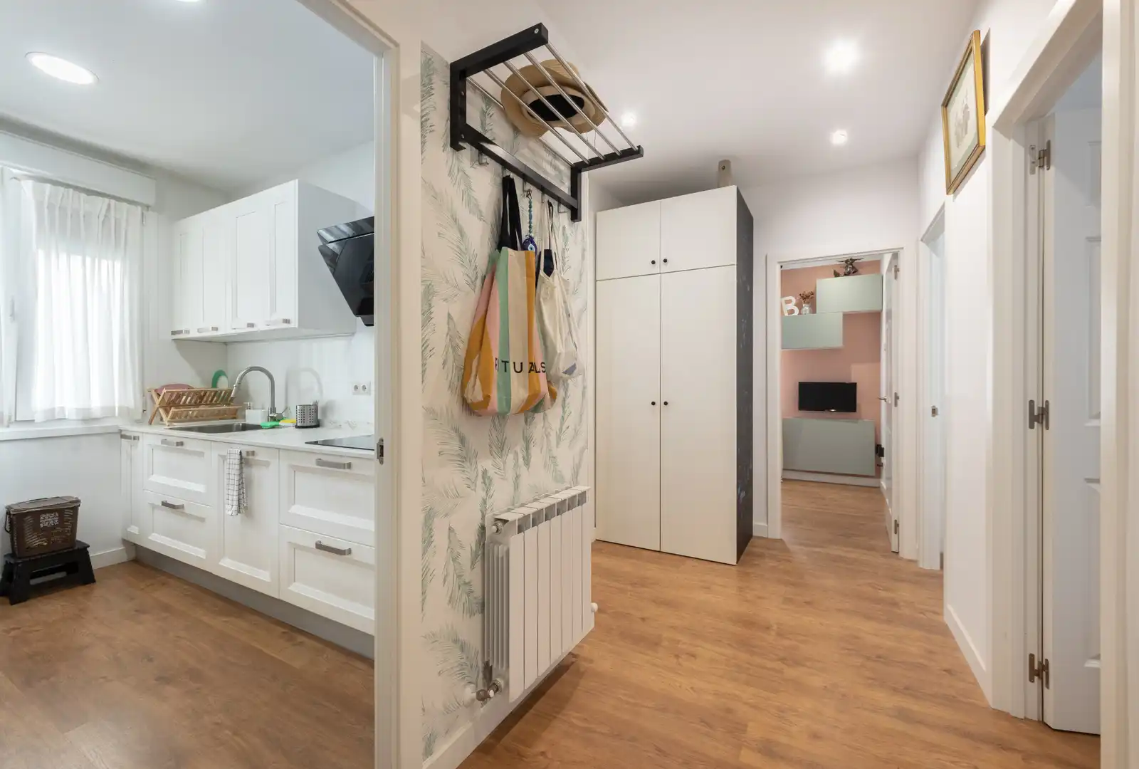 Kitchen of Flat for sale in Bilbao   with Heating, Parquet flooring and Furnished