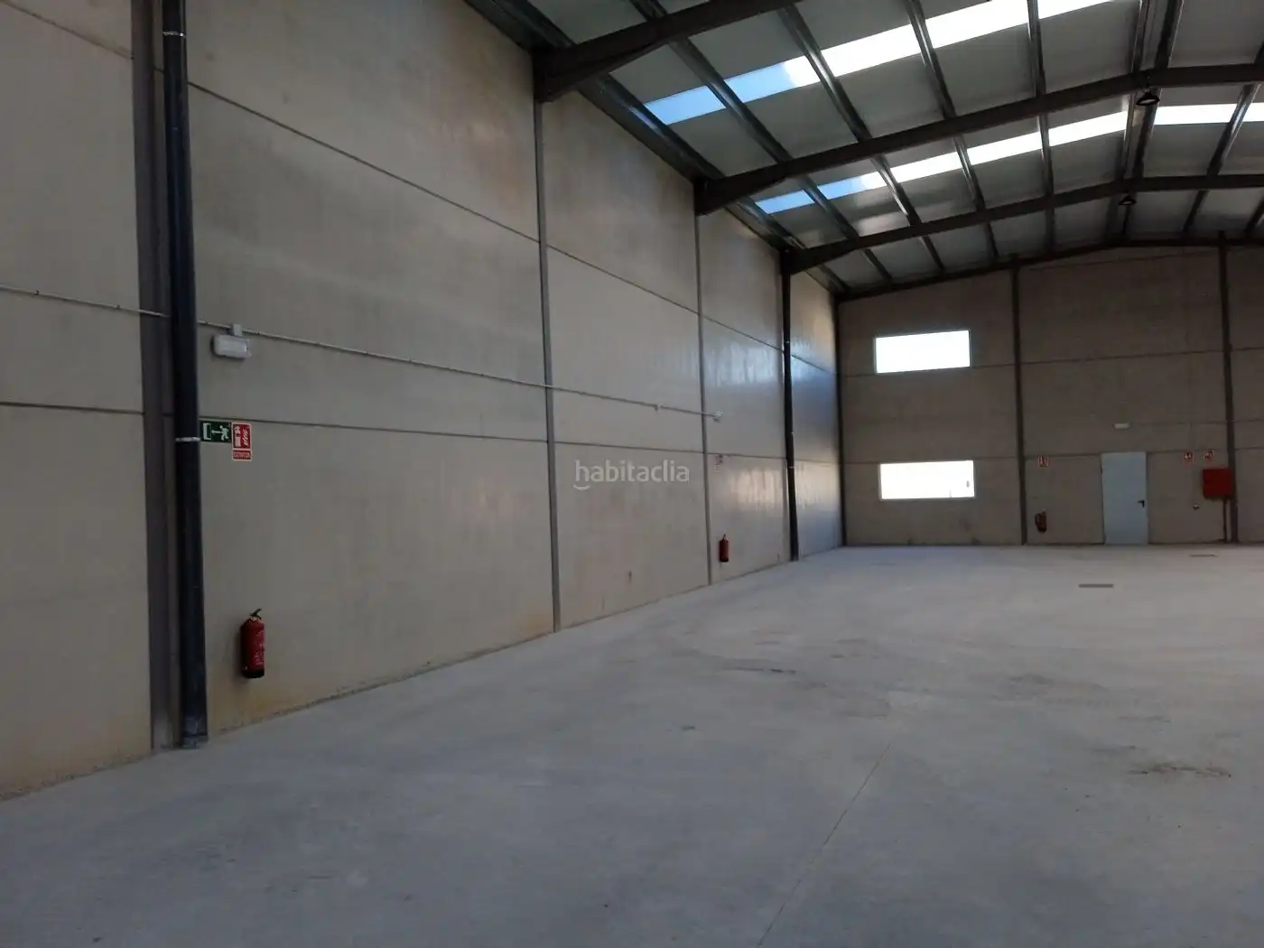 Nau industrial de lloguer a Calle Bordadores 54