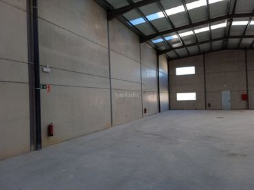 Nau industrial de lloguer a Calle Bordadores 54