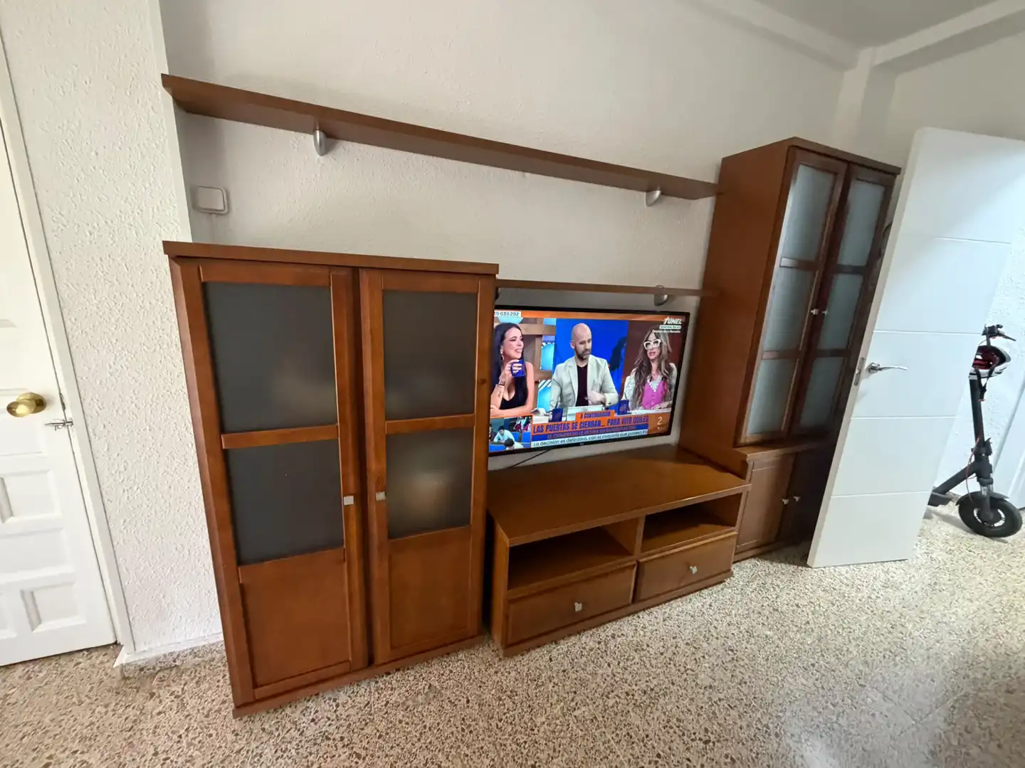 Flat with terrace to rent in Calle Santa María del Valle 17