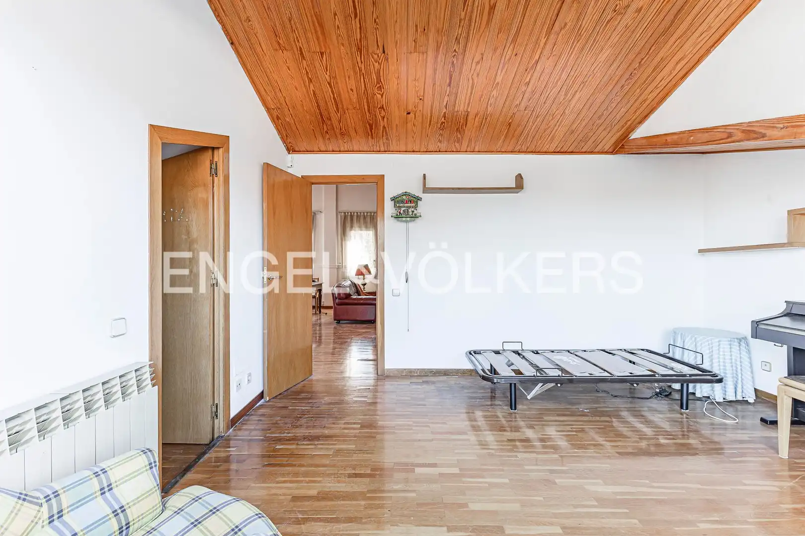Living room of Detached homes for sale in Sant Cugat del Vallès  with Air Conditioner, Heating and Private garden