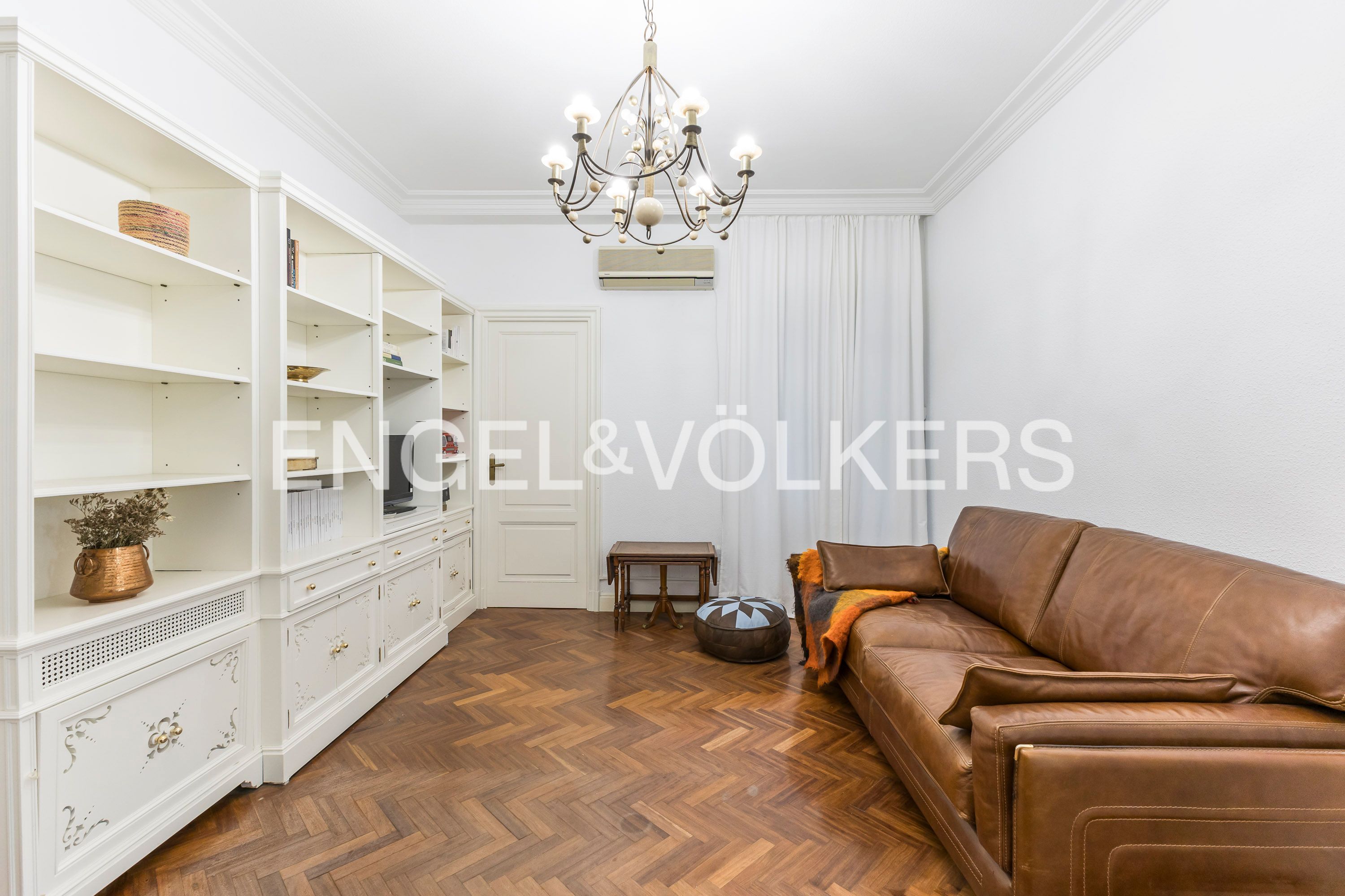 Sala de estar de Apartamento de alquiler en  Madrid Capital con Aire acondicionado, Calefacción y Parquet