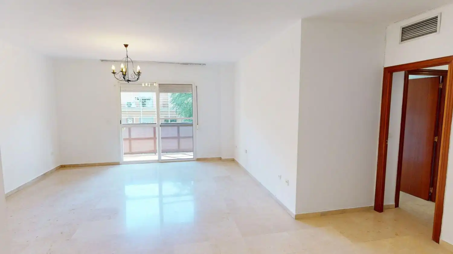 Sala d'estar de Pis de lloguer en Sevilla amb Aire condicionat i Terrassa