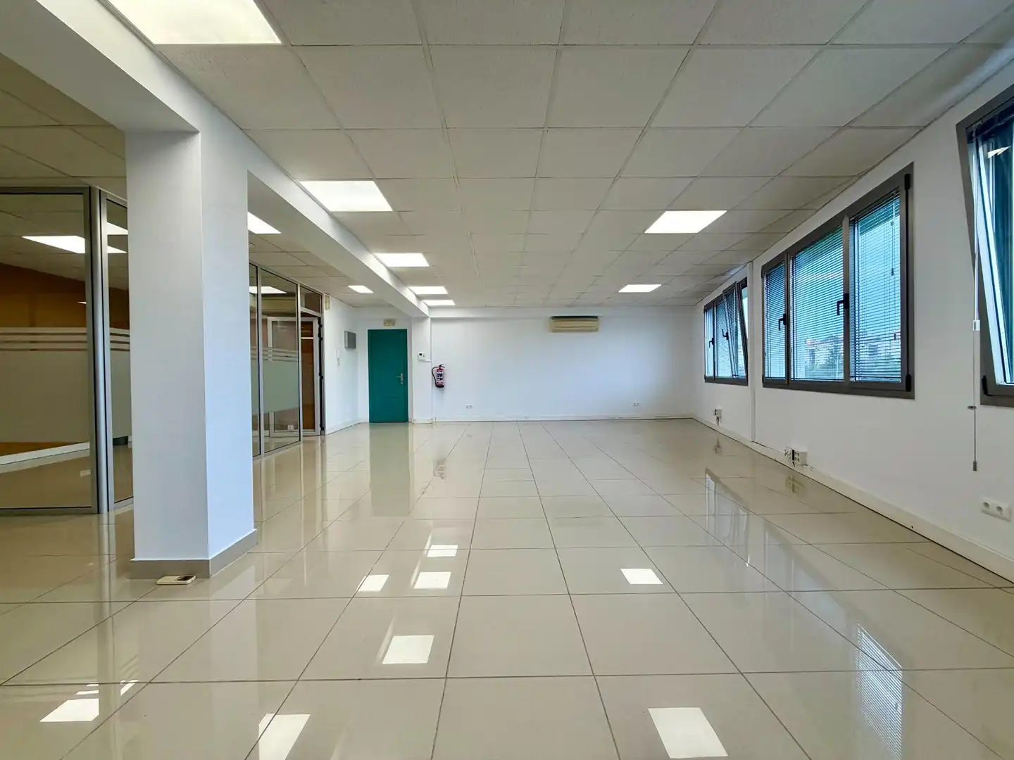 Oficina de alquiler en Igollo