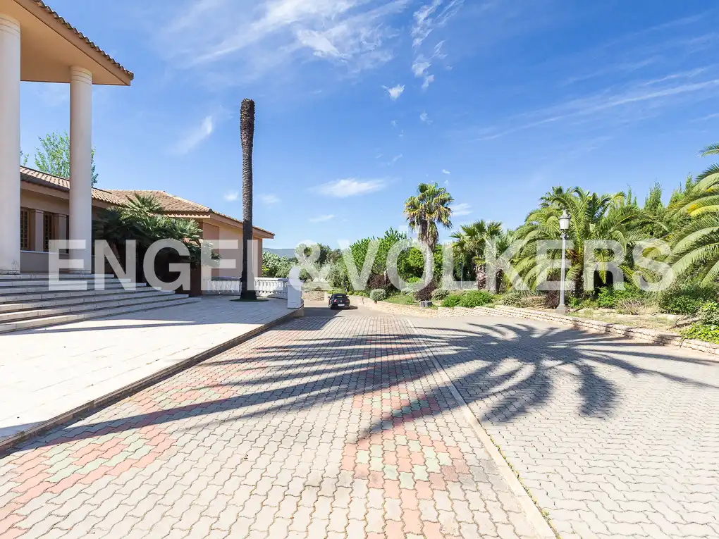 Houses for sale in Ontinyent  with Air Conditioner, Heating and Private garden