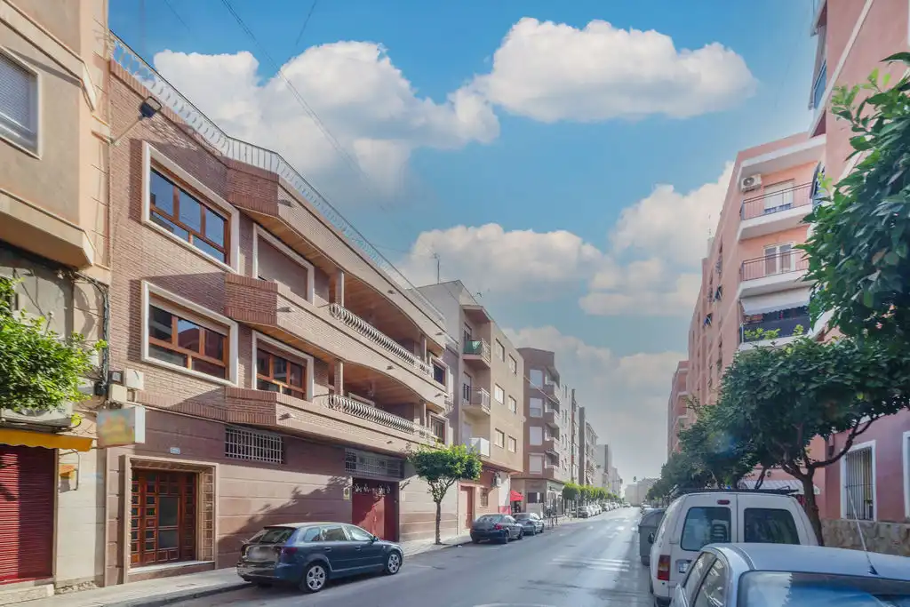 Vista exterior de Piso en venta en Crevillent, Alicante