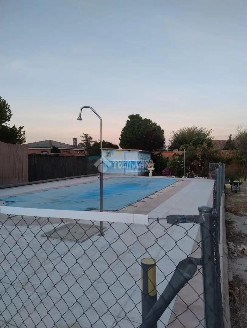 Piscina de Casa o chalet en venta en El Casar de Escalona con Calefacción