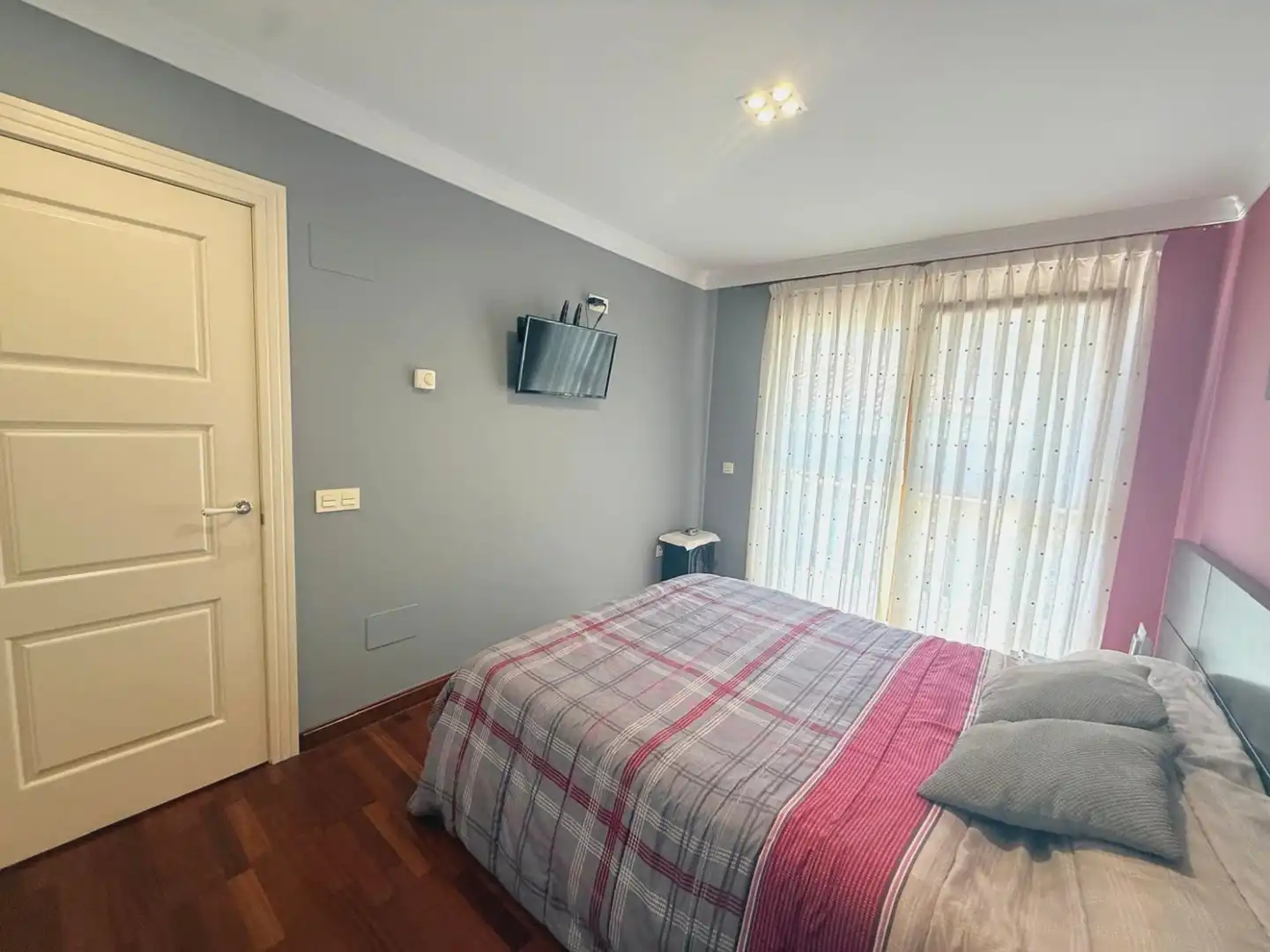 Habitación de Piso en venta en Avilés con Calefacción, Terraza y Amueblado