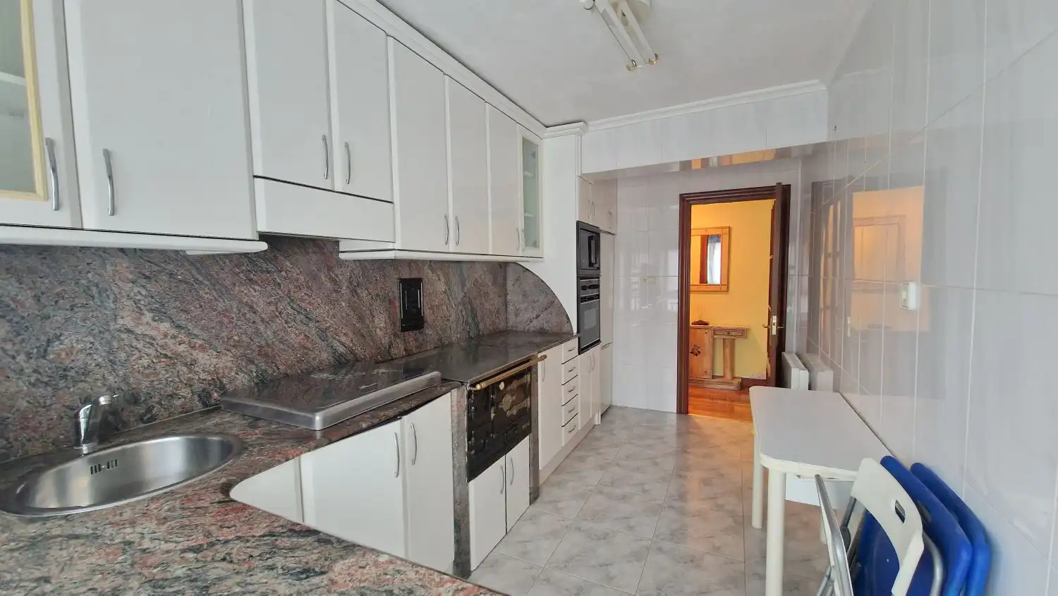 Küche von Wohnung zum Verkauf in Cartes mit Heizung