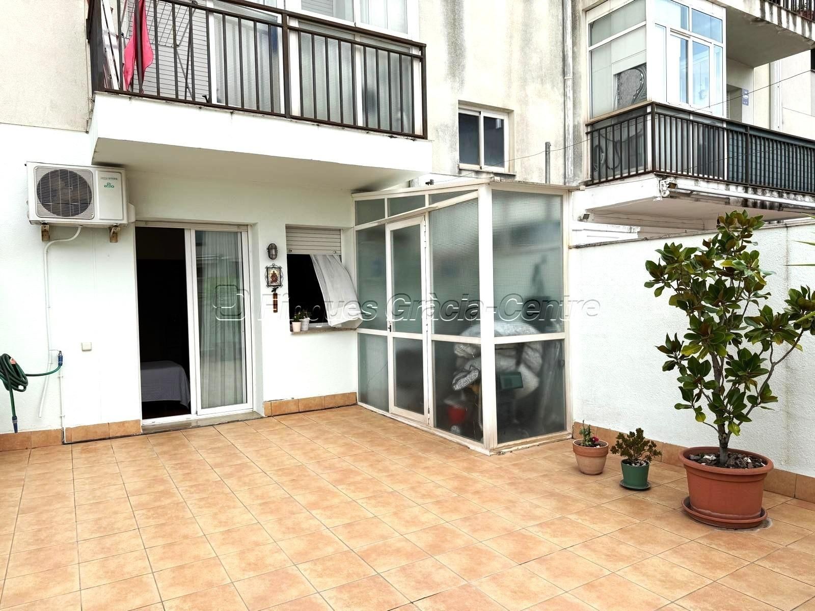 Exterior view of Flat for sale in Sabadell  with Air Conditioner, Heating and Terrace