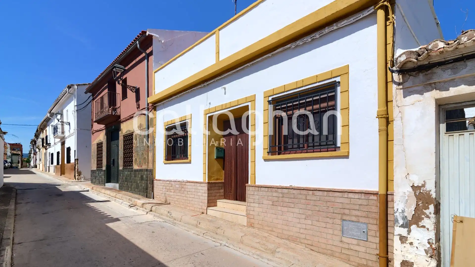 Vista exterior de Casa adosada en venda en Algímia de Alfara