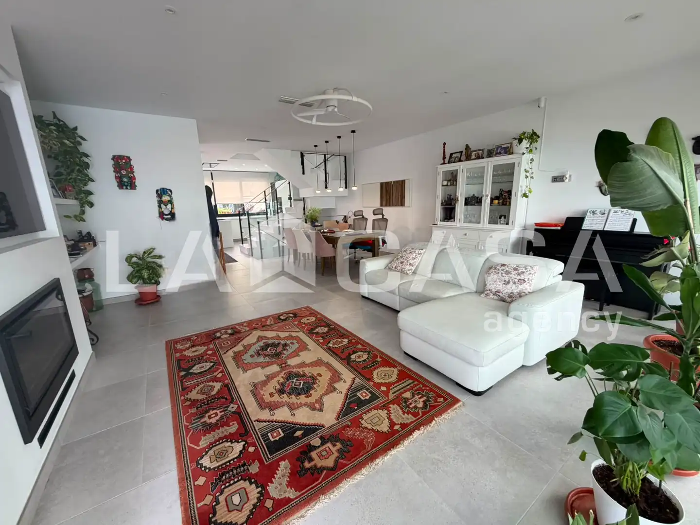 Wohnzimmer von Einfamilien-Reihenhaus zum Verkauf in Dos Hermanas mit Klimaanlage, Terrasse und Abstellraum