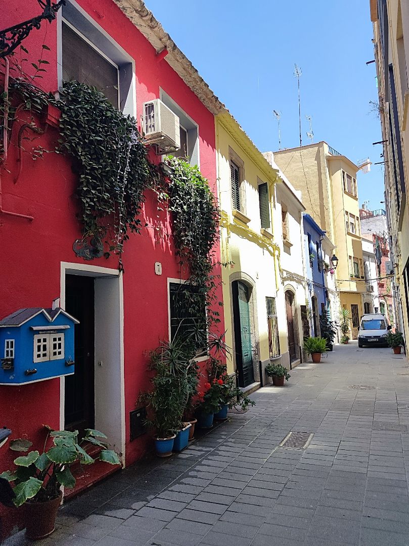Exterior view of Single-family semi-detached for sale in El Masnou  with Air Conditioner, Heating and Private garden