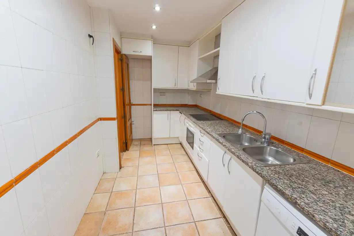 Cocina de Dúplex en venta en Barcelona con Calefacción, Jardín privado y Terraza