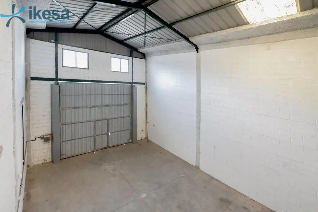 Fabrikhallen zum Verkauf in Nuevo Parque - Los Rosales - Tráfico Pesado
