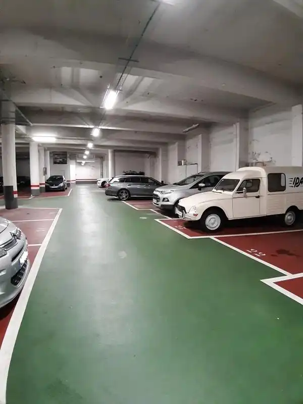 Parkplatz von Garage zum Verkauf in Basauri 