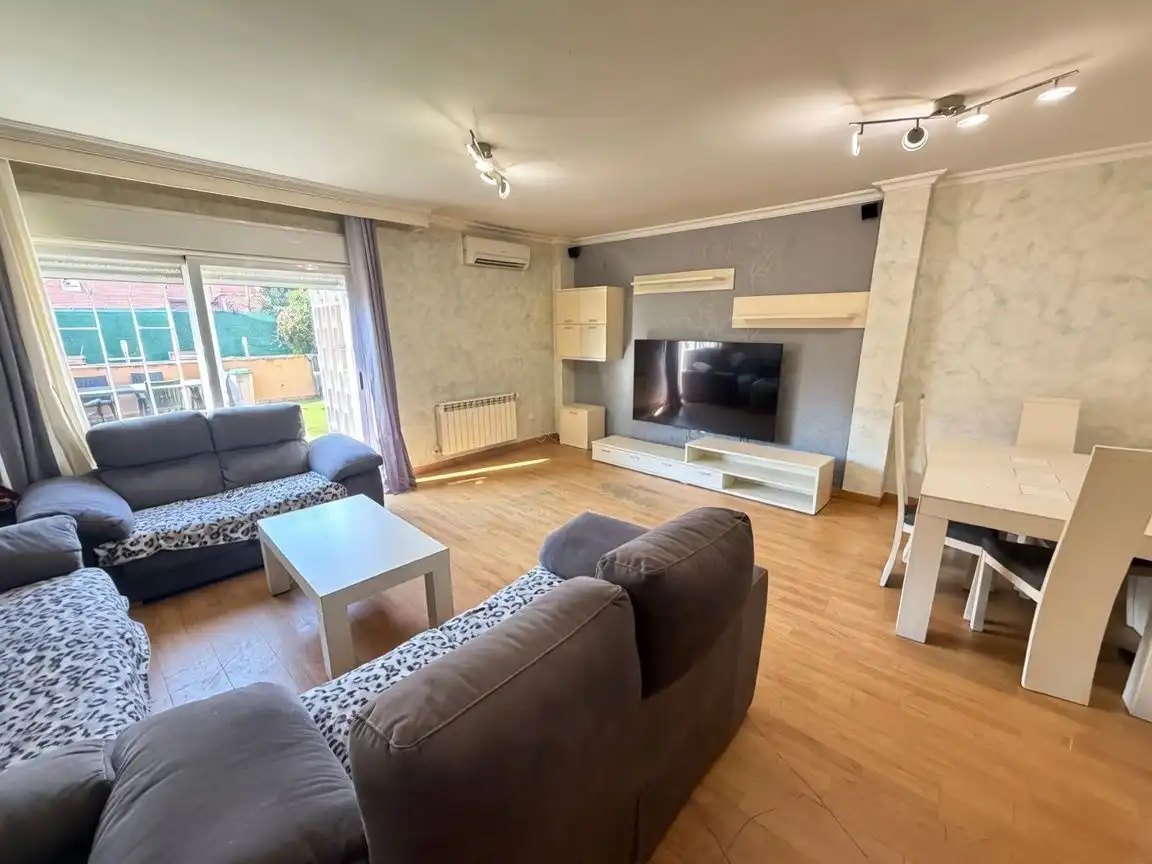 Adosado con jardín en venta en Torrejón del Rey, imagen 3