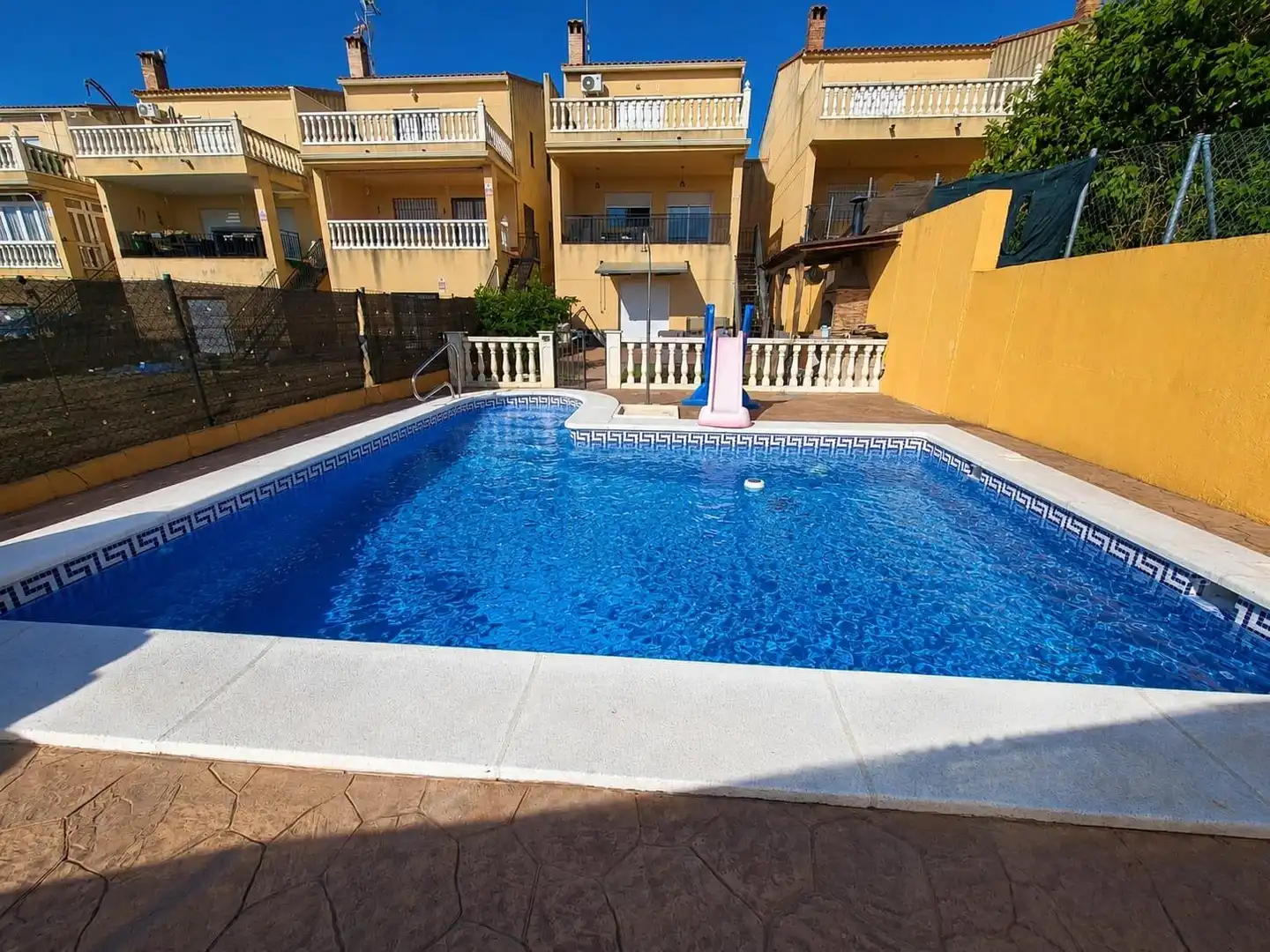 Piscina de Casa o xalet en venda en Otero amb Aire condicionat, Jardí privat i Traster