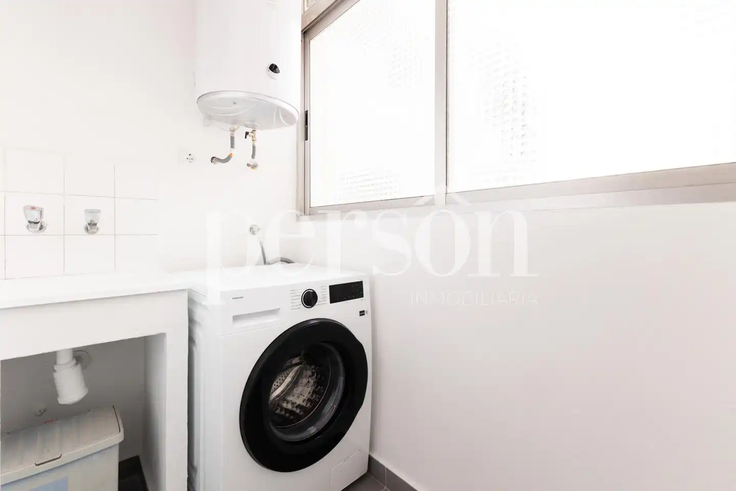 Schlafzimmer von Wohnung zur Miete in Valencia mit Klimaanlage, Heizung und Terrasse
