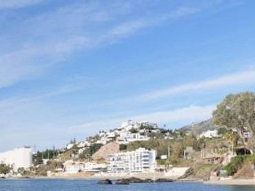 Pis amb jardí en venda a Torrequebrada