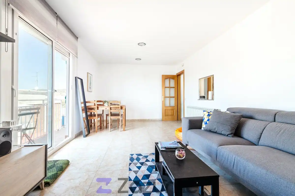Appartamento con terrazza in affitto a C. de Carles I