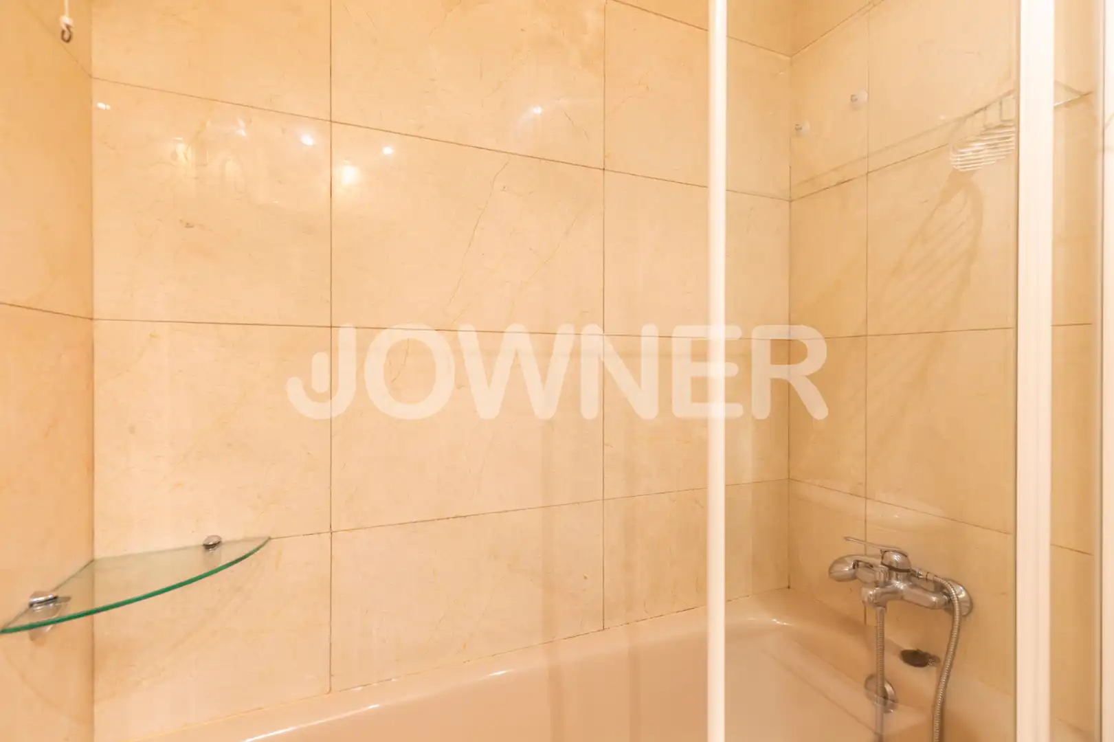 Bathroom of Flat for sale in Madrid  with Air Conditioner, Storage room and Oven