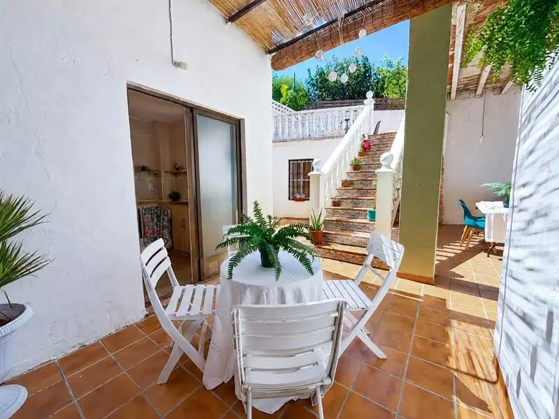Casa amb terrassa en venda a Avenida CONSTITUCION DE LA