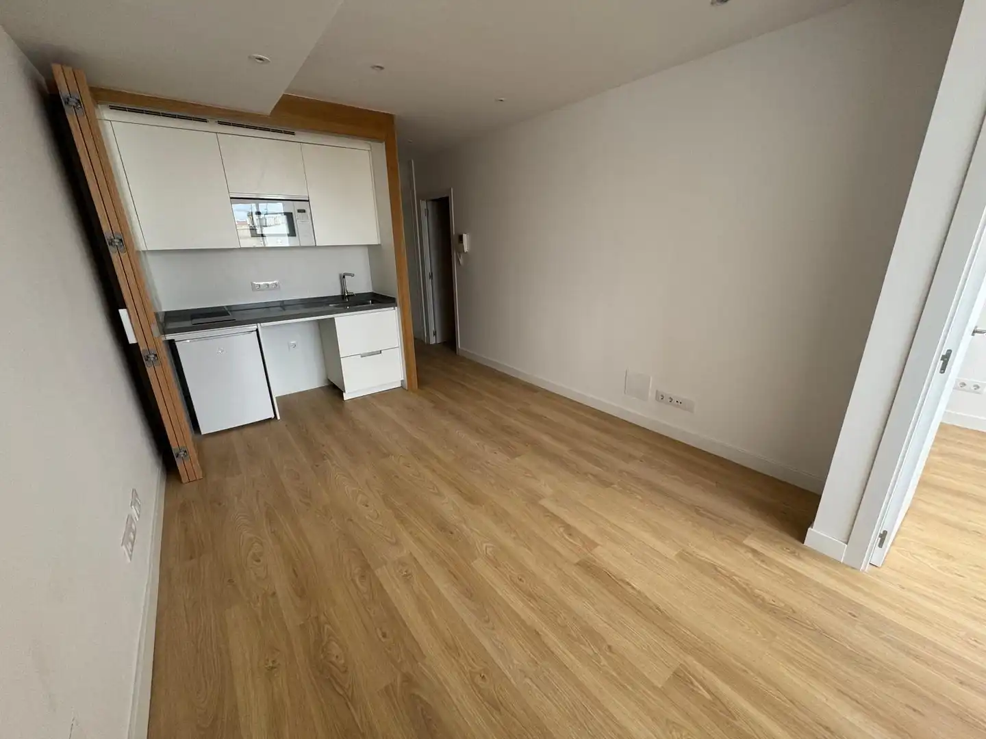 Piso con ascensor en venta en Calle ARTISTAS, imagen 4