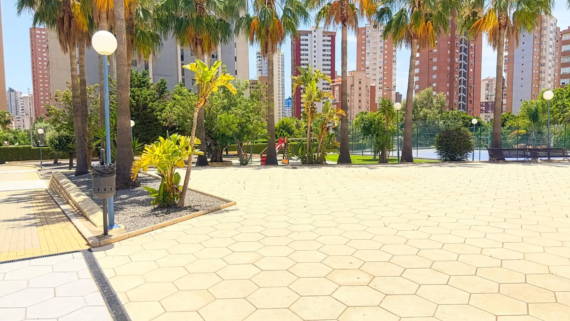 Exterior view of Flat for sale in Benidorm  with Air Conditioner, Furnished and Community pool