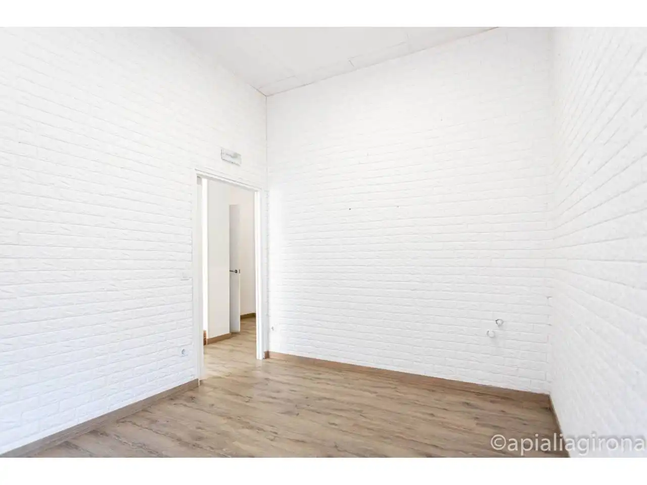 Schlafzimmer von Geschaftsraum zum Verkauf in Girona