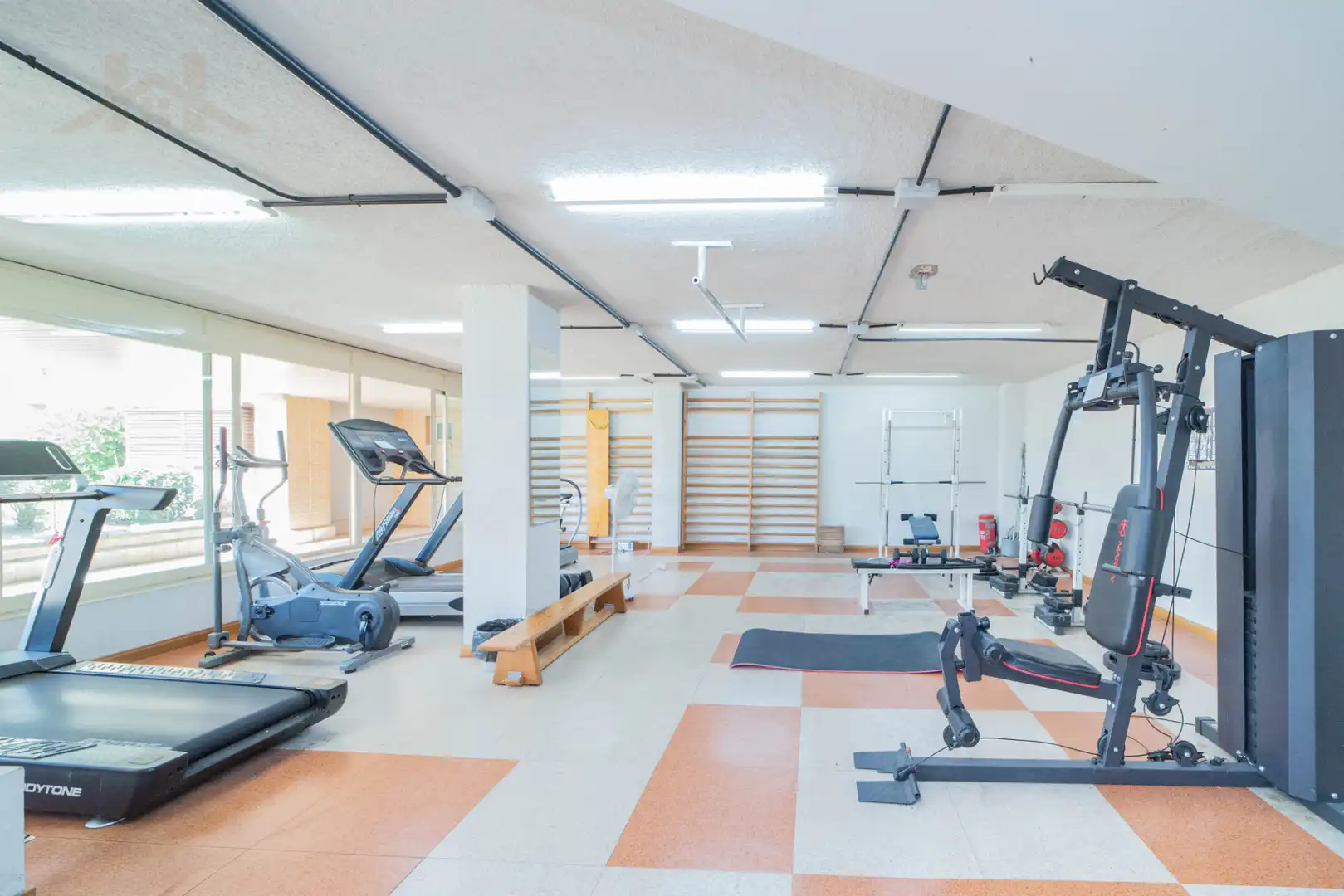 Flat for sale in Madrid  with Air Conditioner, Heating and Storage room