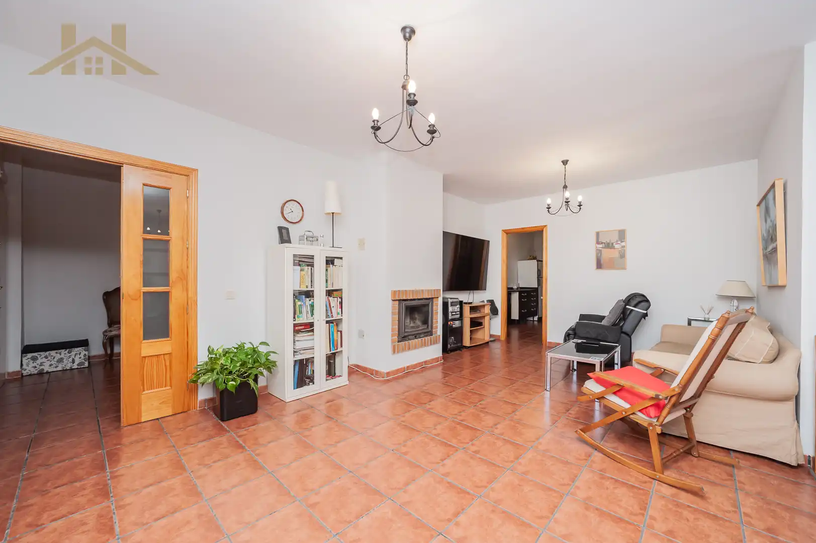 Sala d'estar de Casa o xalet en venda en Arroyomolinos (Madrid) amb Aire condicionat, Calefacció i Jardí privat