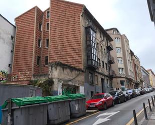 Vista exterior de Edifici en venda en Santander
