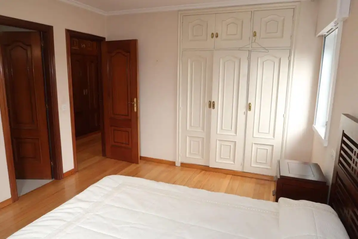 Wohnung zur Miete in Pasaje al Burgo, Eirís