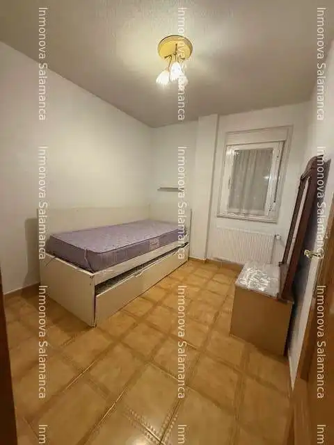 Bedroom of Flat for rent in Salamanca  with Heating, Furnished and Microwave