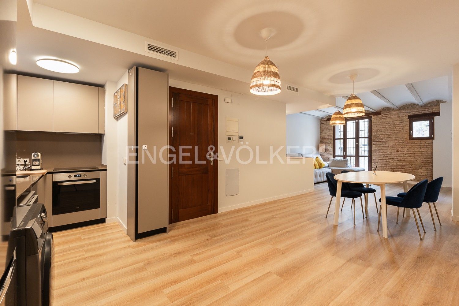Vista exterior de Apartament en venda en  Valencia Capital amb Aire condicionat, Calefacció i Moblat