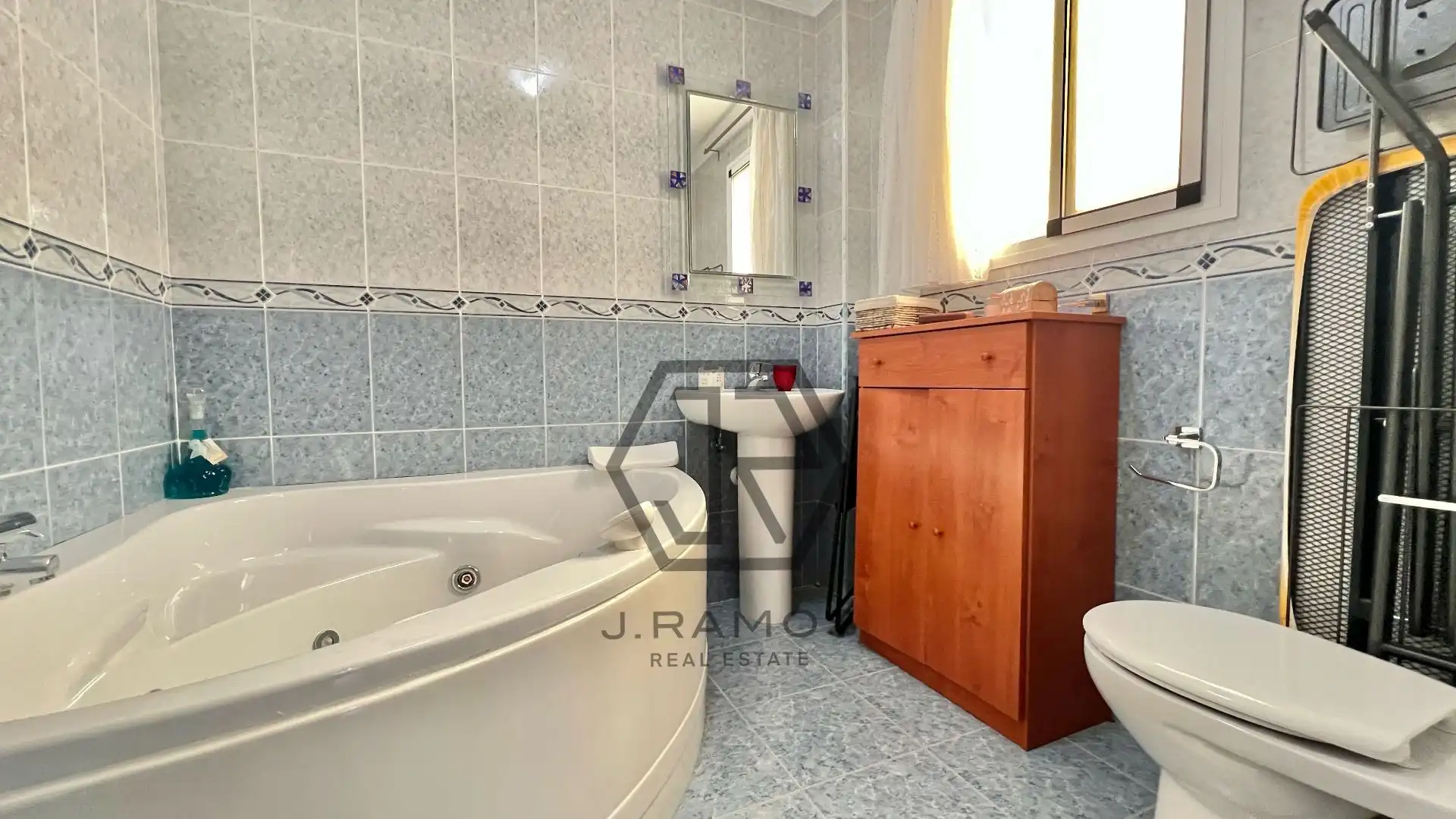 Badezimmer von Wohnung zur Miete in Algarrobo mit Klimaanlage, Heizung und Terrasse