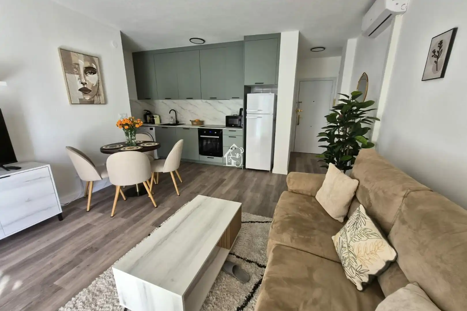 Sala d'estar de Àtic de lloguer en Torrevieja amb Aire condicionat, Terrassa i Moblat