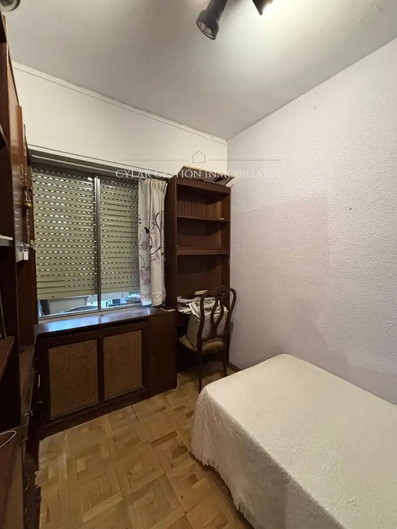 Dormitori de Pis en venda en Salamanca amb Calefacció, Terrassa i Moblat