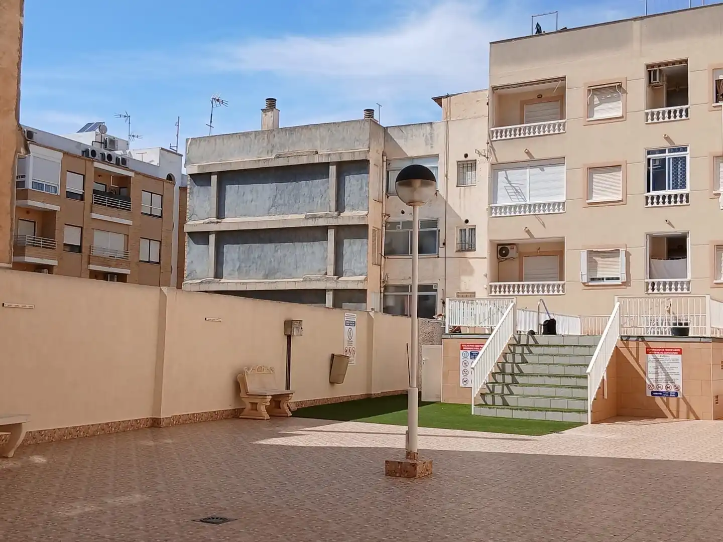 Vista exterior de Pis de lloguer en Guardamar del Segura amb Aire condicionat, Calefacció i Terrassa