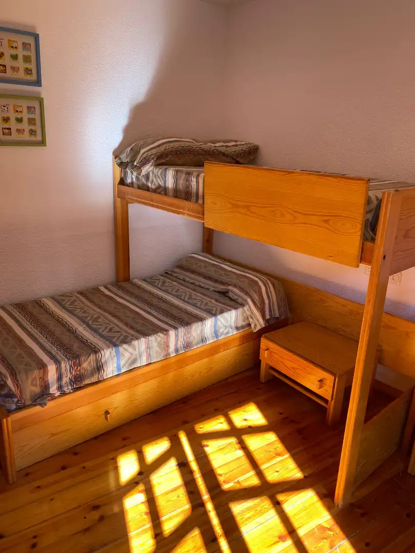 Bedroom of Flat for sale in Setcases  with Parquet flooring, Furnished and Washing machine