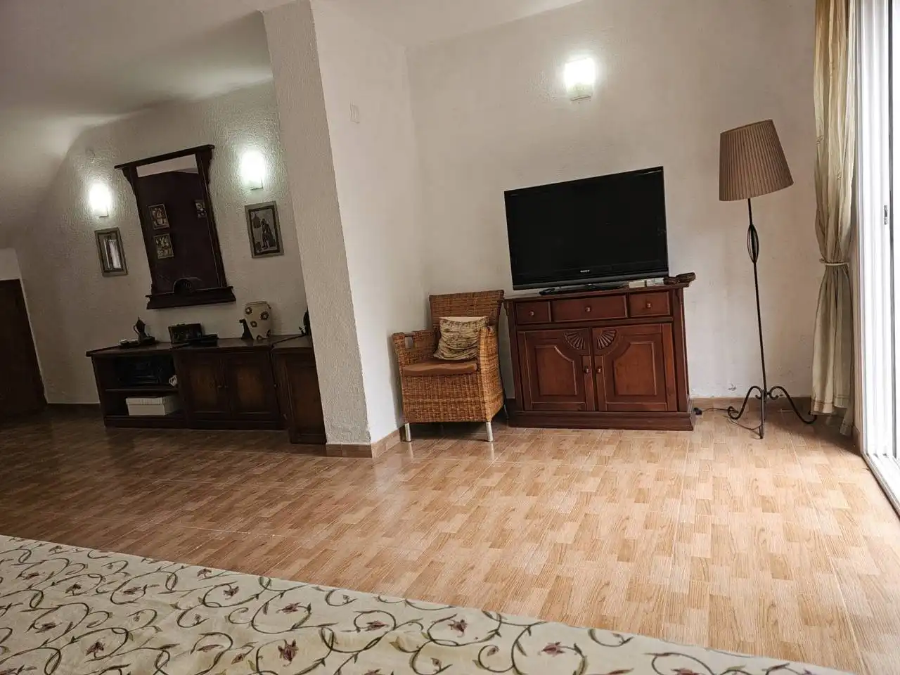 Sala d'estar de Casa o xalet en venda en Cambrils amb Aire condicionat, Calefacció i Jardí privat