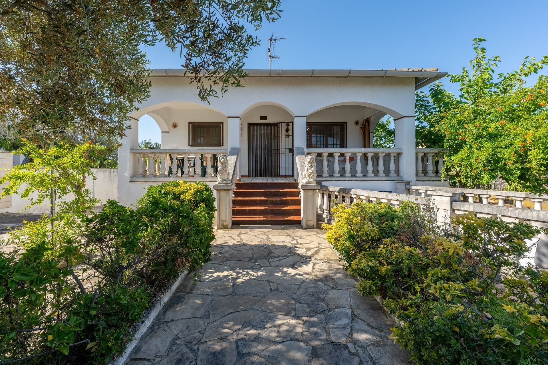 Exterior view of House or chalet for sale in El Vendrell  with Air Conditioner, Heating and Private garden