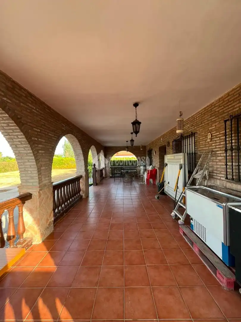 Casa rústica en venda a Carmona, imagen 4