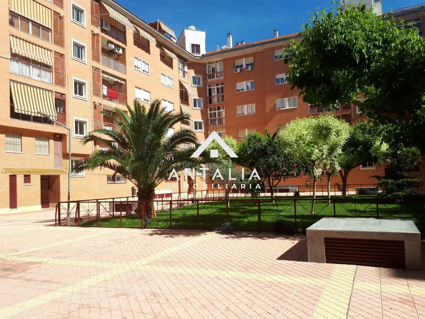 Vista exterior de Pis en venda en Cáceres amb Calefacció i Moblat