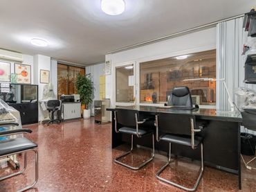 Oficina amb ascensor en venda a Plaça de Prim